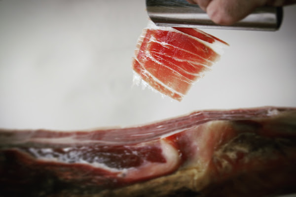 Jamón ibérico cortado a mano