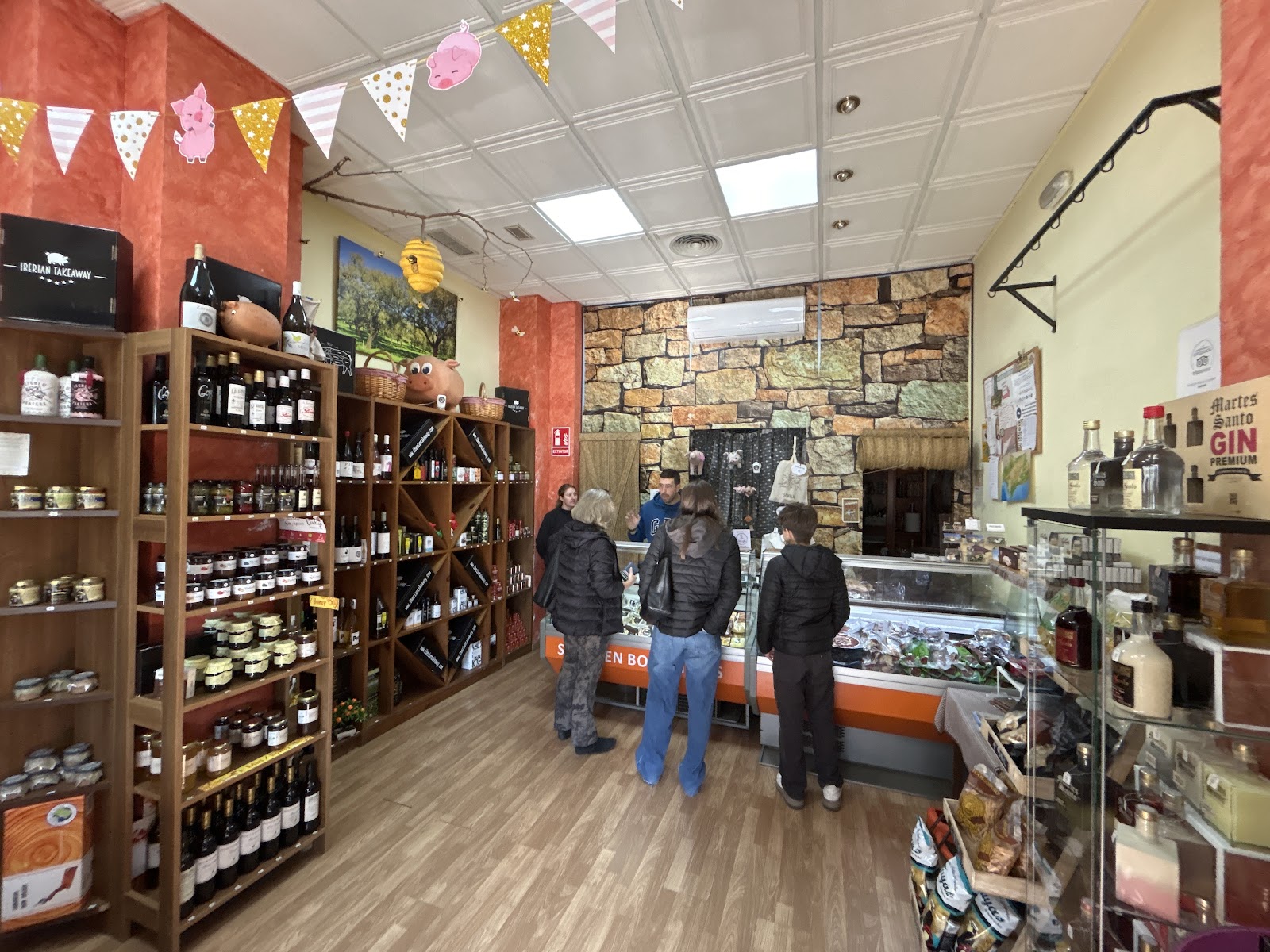 Interior de Productos de la Sierra en Sevilla